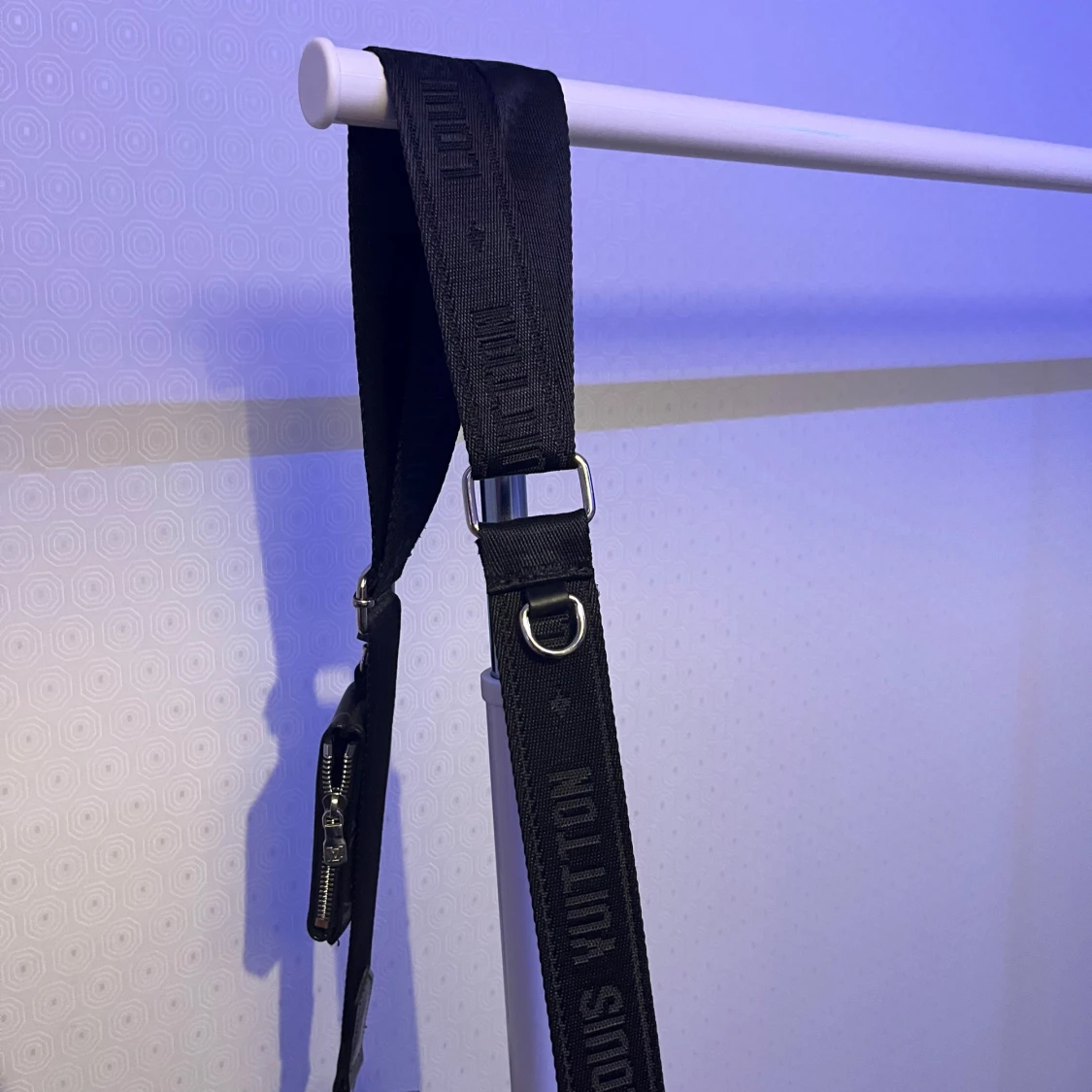 svart axelväska - 2