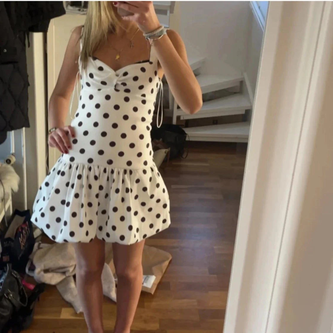 Vit prickig klänning från Zara - 1