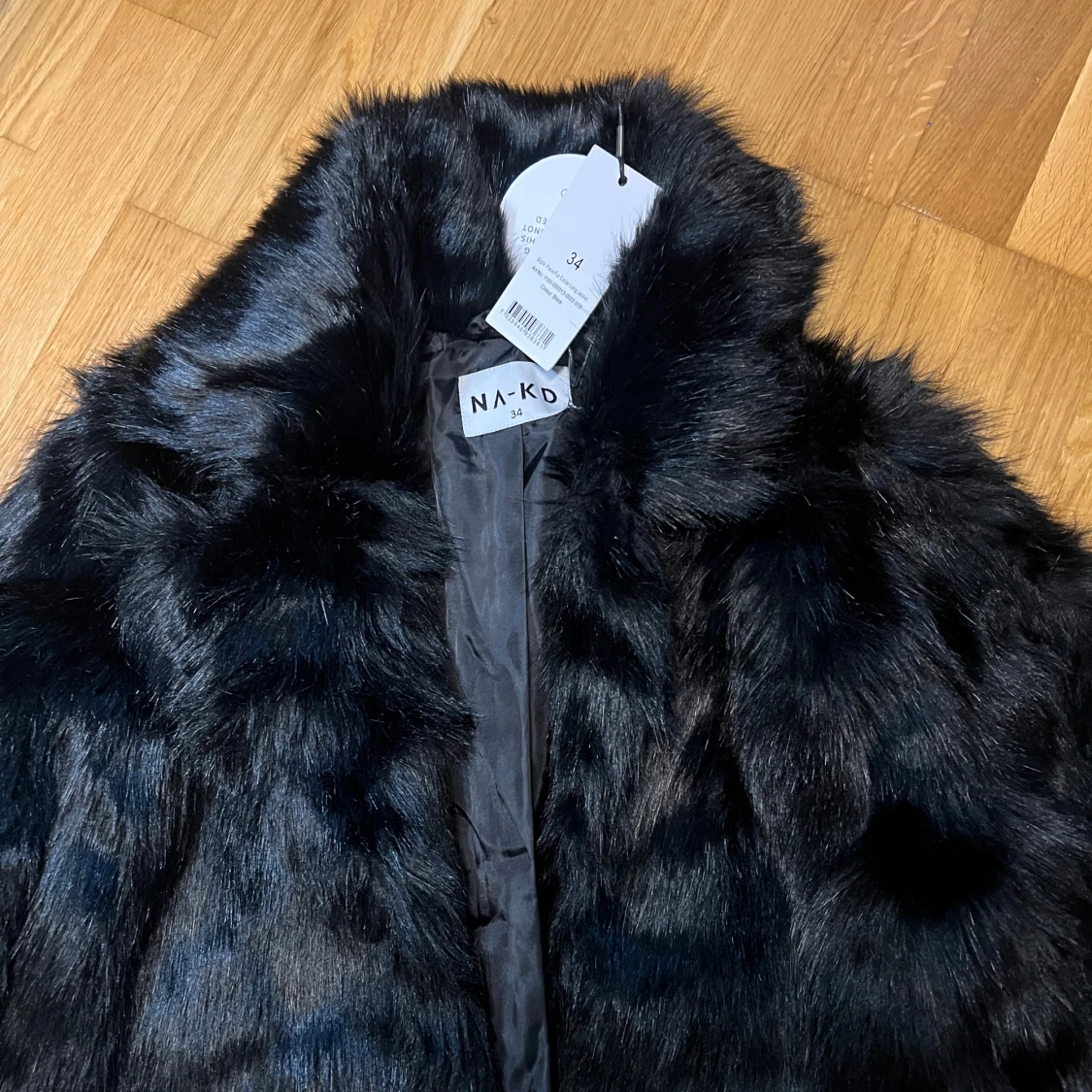 Svart pälsjacka från NA-KD - 1