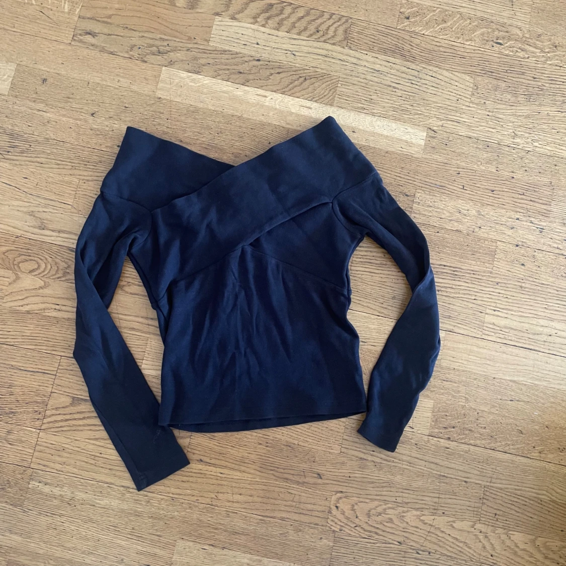Svart offshoulder topp från Bik Bok - 2