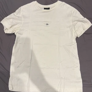 Armani T-shirt - Storlek L men sitter som S-M