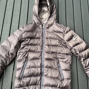 Colmar vinter jacka - Colmar vinter jacka, använt skick men inga större skador än de som visas på bilderna