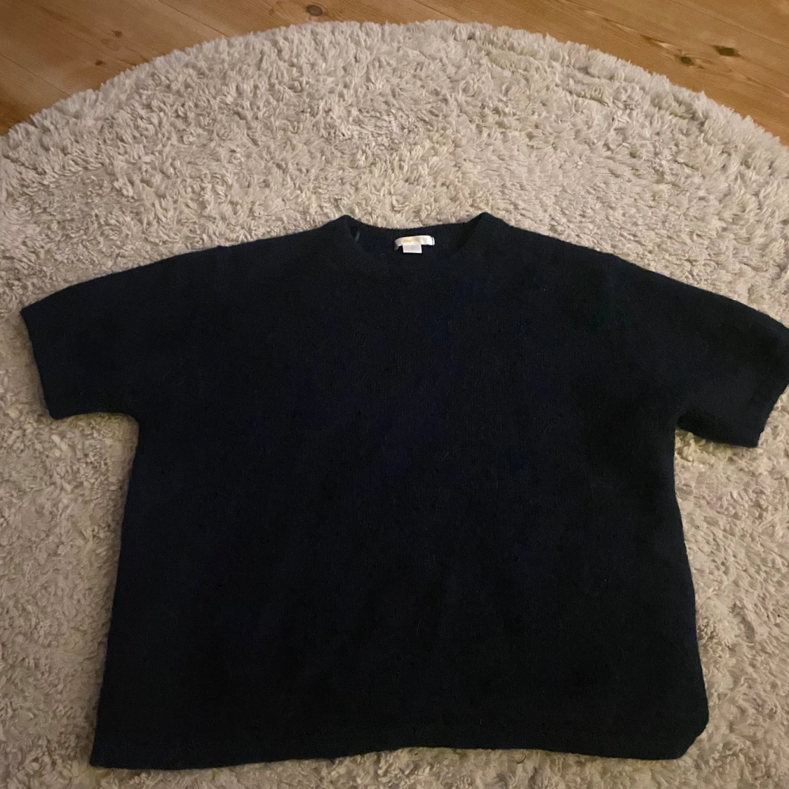 Stickad kortärmad tröja, ifrån Gina tricot Young  - 1