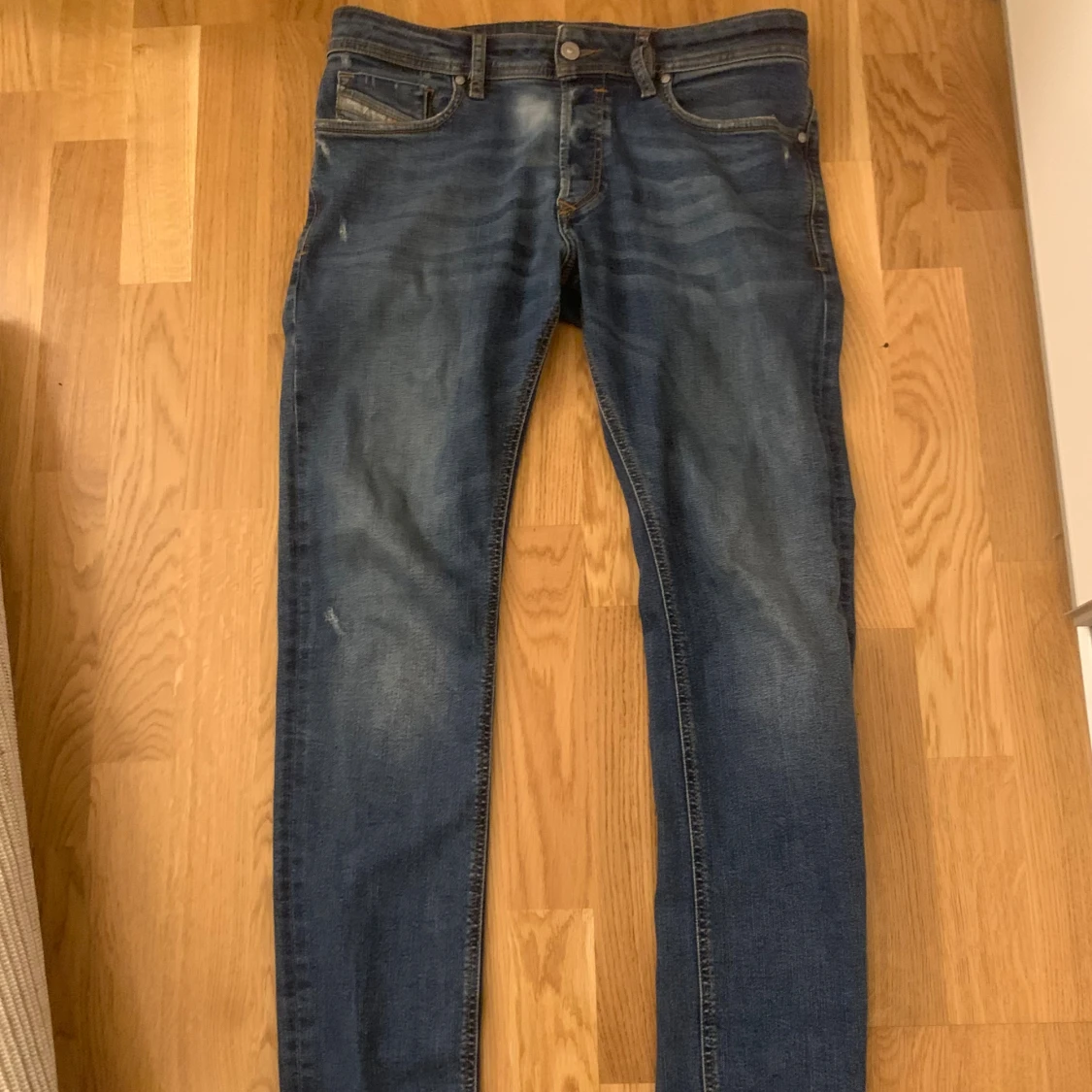 Blå slim-skinny jeans från Diesel - 1
