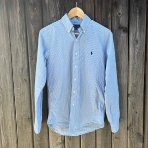 Skjorta från Ralph Lauren - Ljusblå rutig Ralph Lauren skjorta
