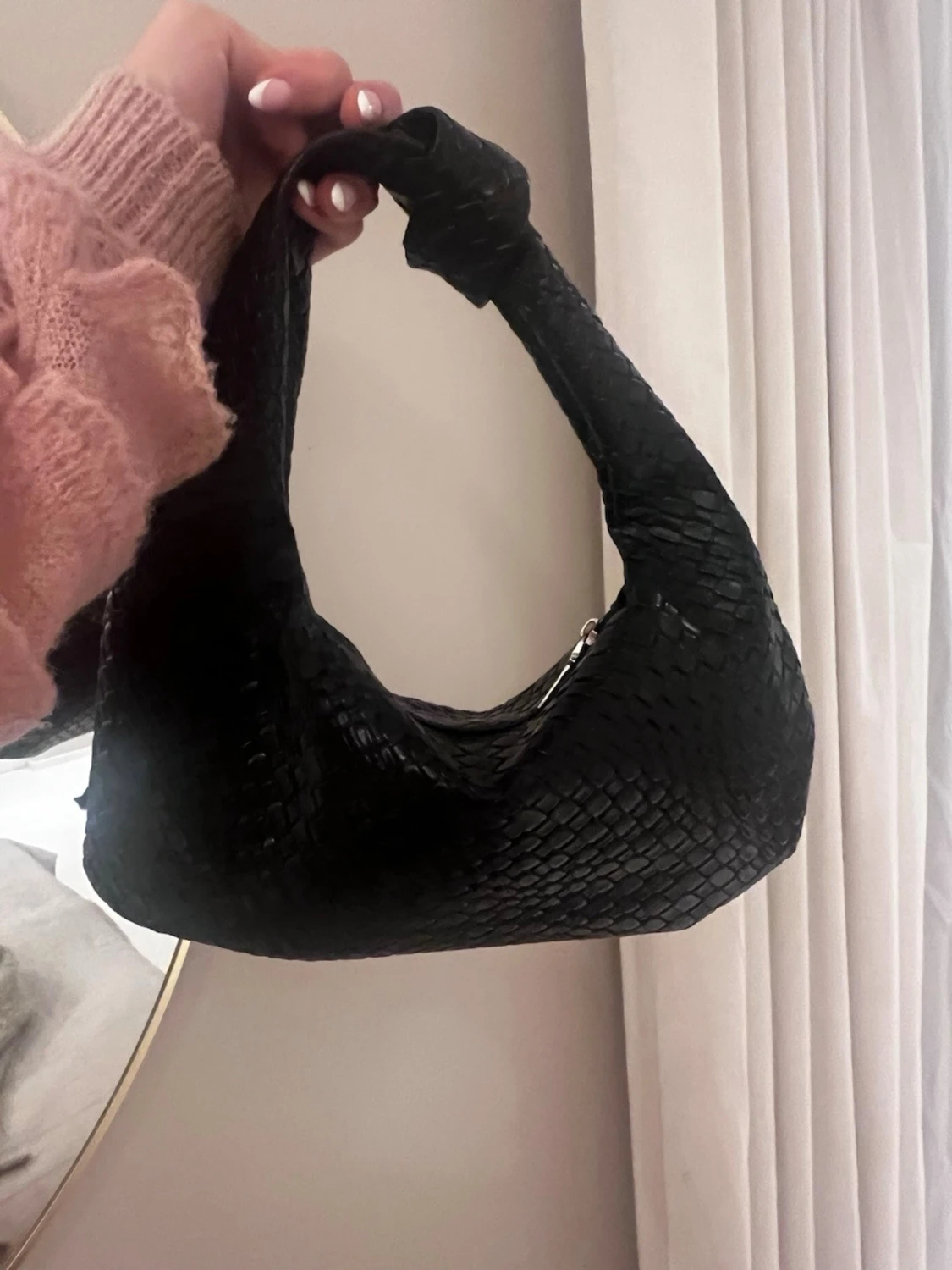 Svart cluch väska  - 1