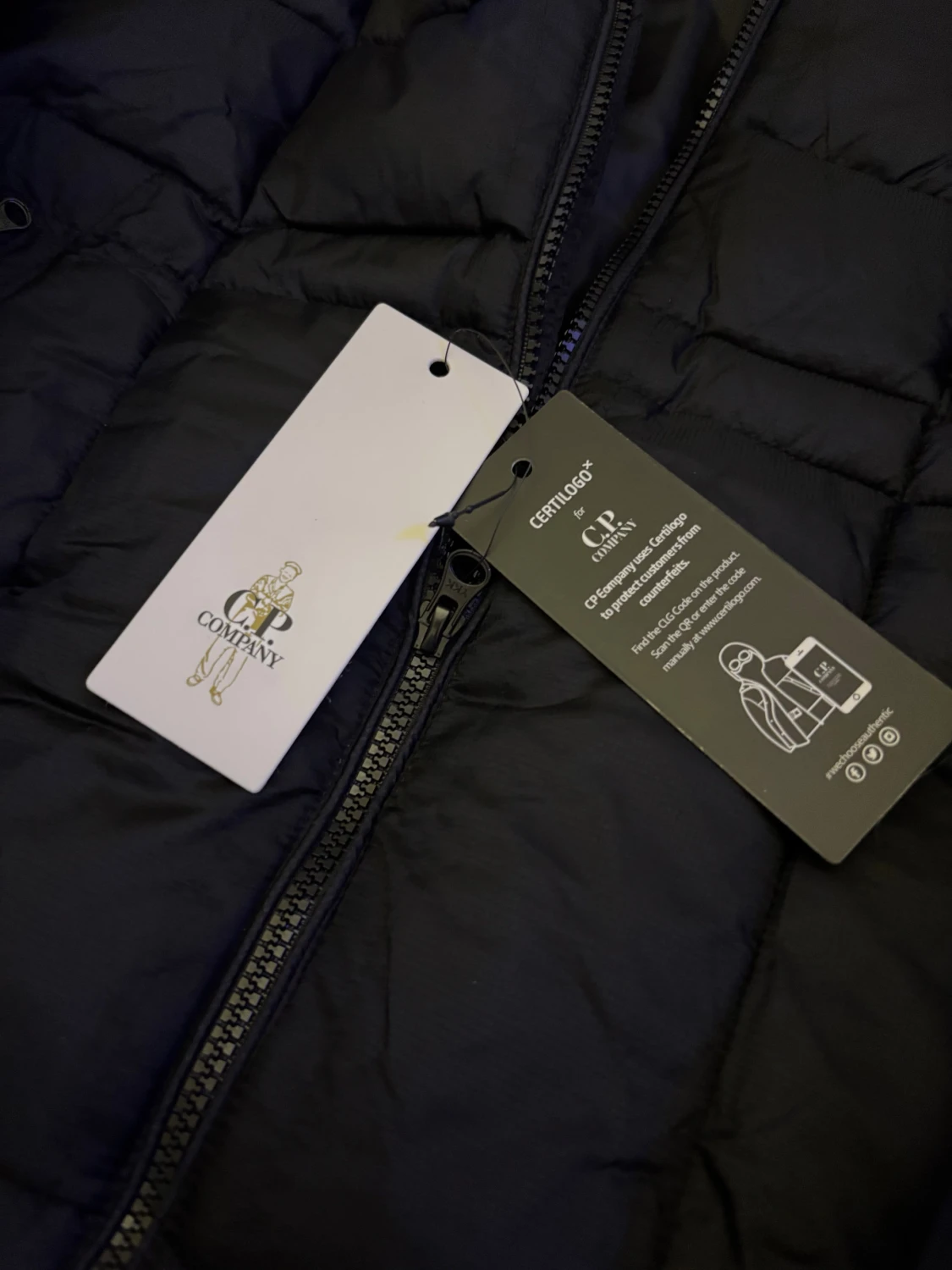 Svart pufferjacka från C.P. Company - 3