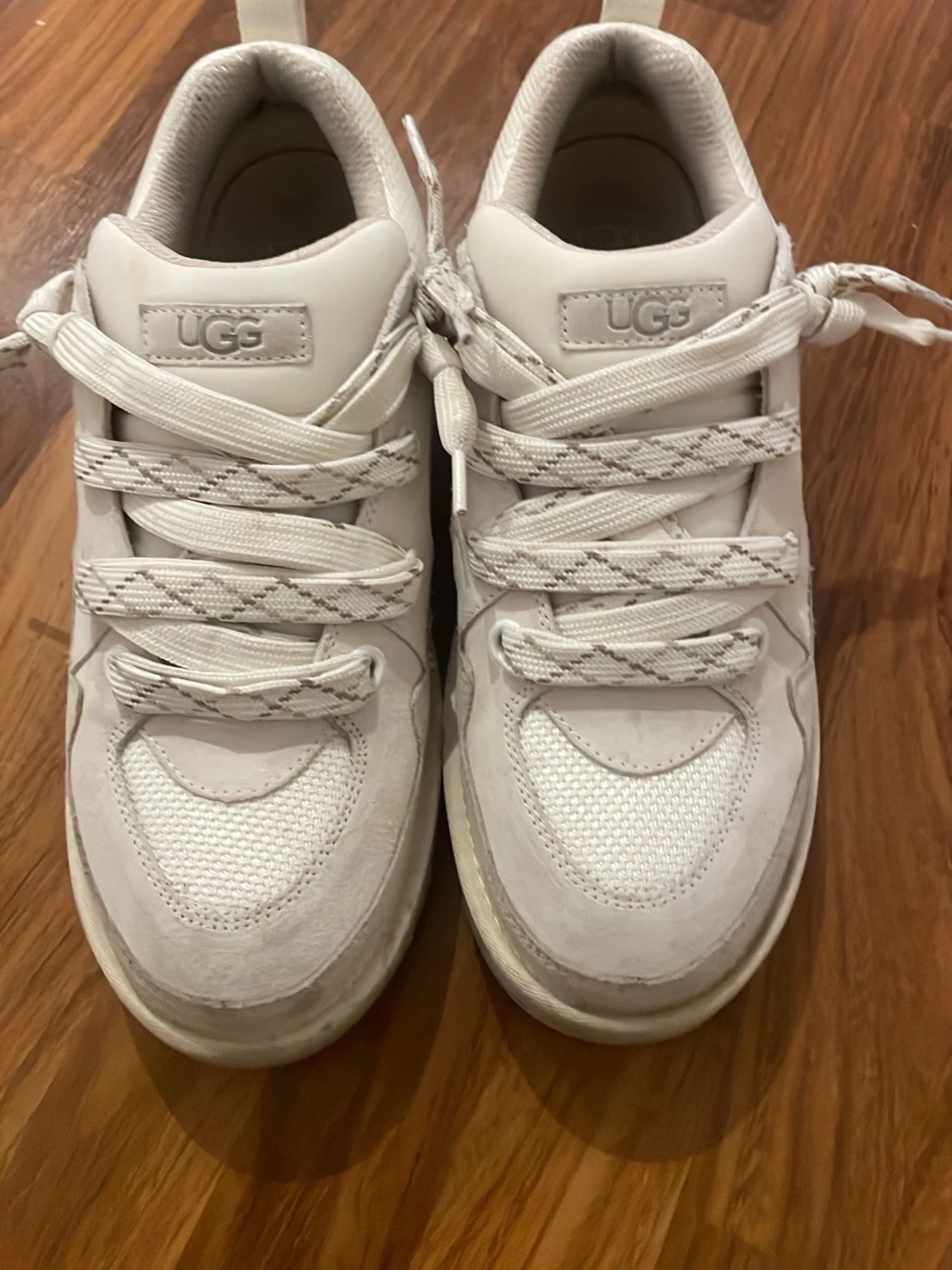 Vita chunky sneakers från UGG - 2