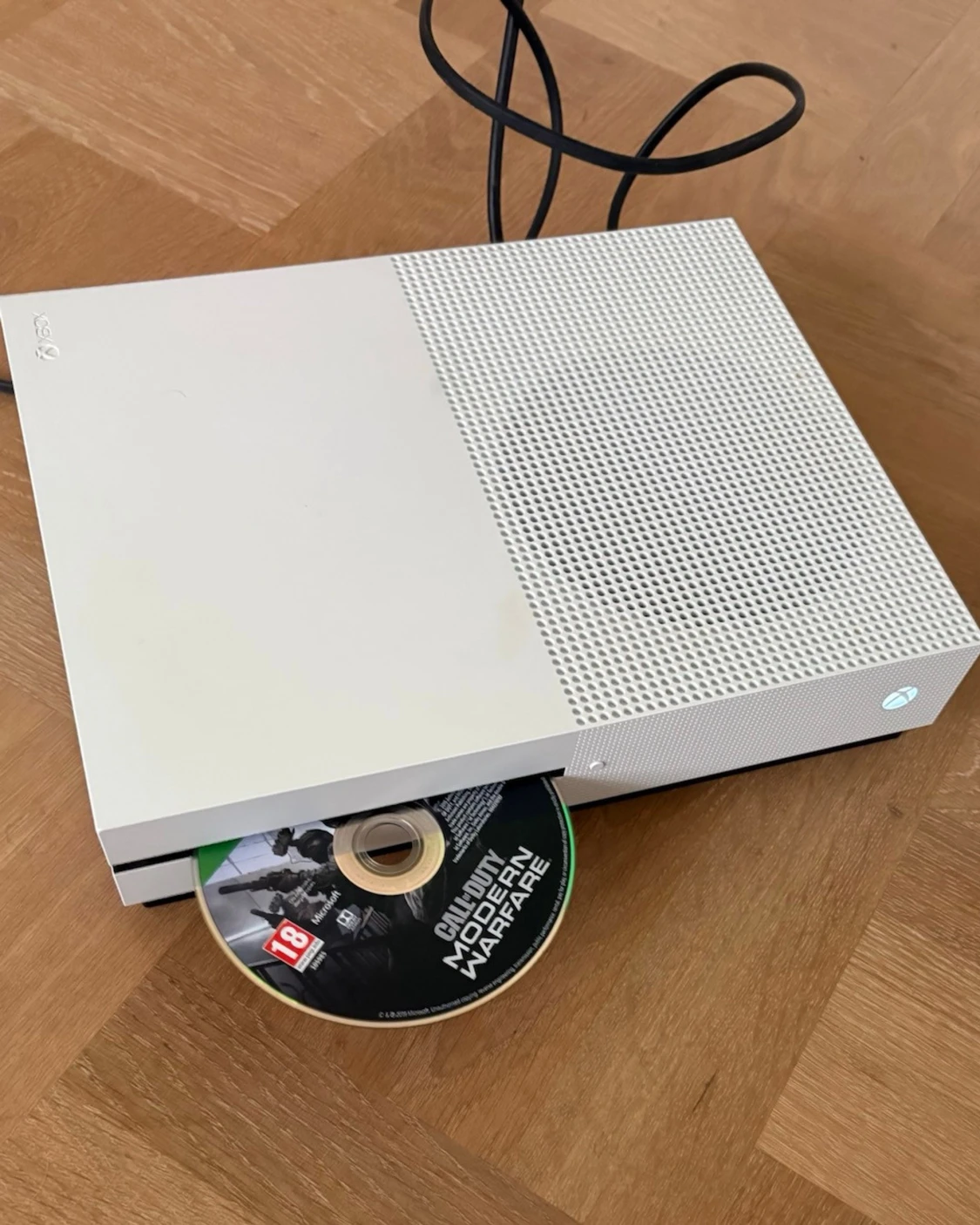 Xbox One med två kontroller - 1