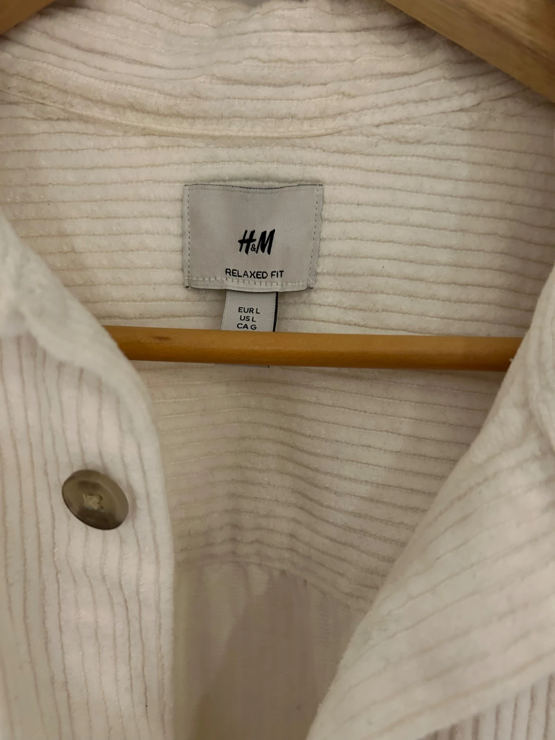 Vit overshirt från H&M i Manchester  - 2
