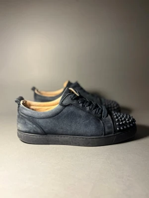 Christian Louboutin skor  - Christian Louboutin                                                Size 43 fits 43,5                                                                             En nit lossnad 