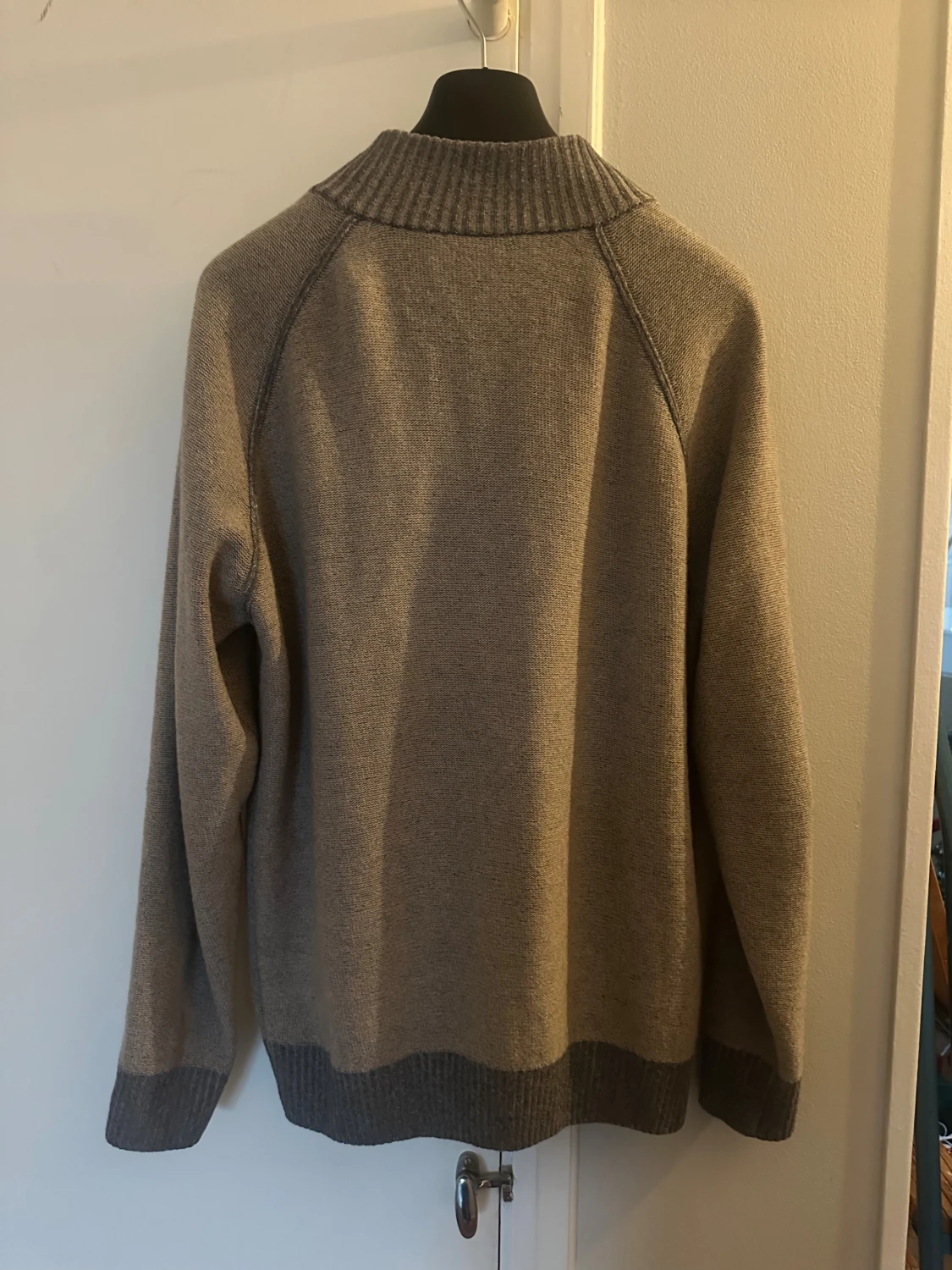 Grå cardigan från italienska Catapano - 1