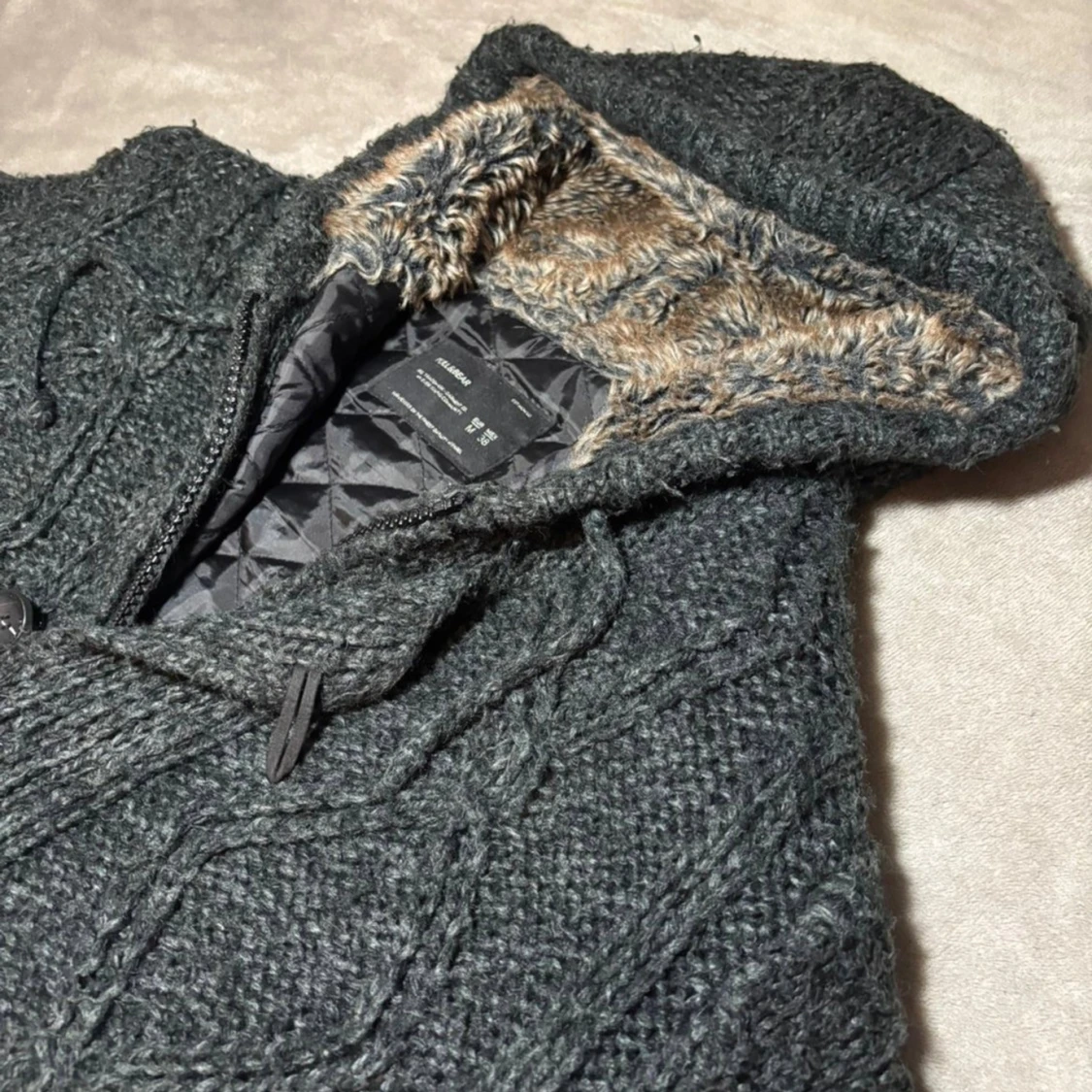Stickad Cardigan - 1
