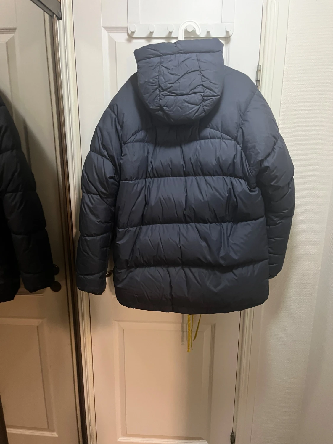 Mörkblå dunjacka från Fjällräven S - 1