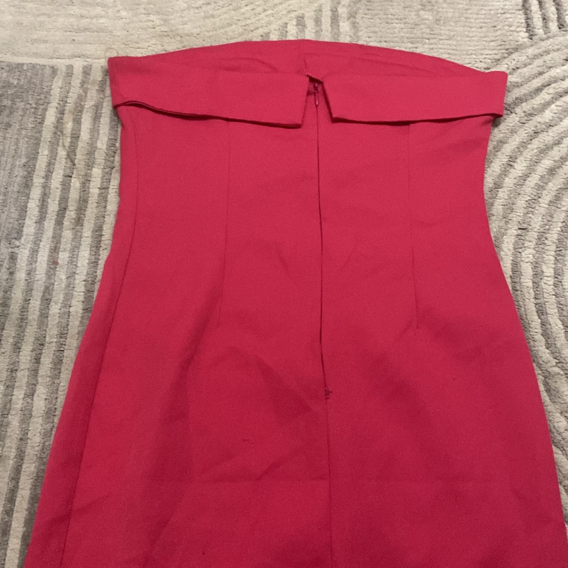 Röd axelbandslös kortklänning Wellsoft - 2