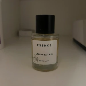 Lemon eclair - Säljer lemon eclair knappt använt 