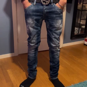 Jack and jones jeans  - Limited edition 🇮🇹. Storlek 28/33 mer som 29. Stretchigt material, topp skick modell 180 ca 60 kg 