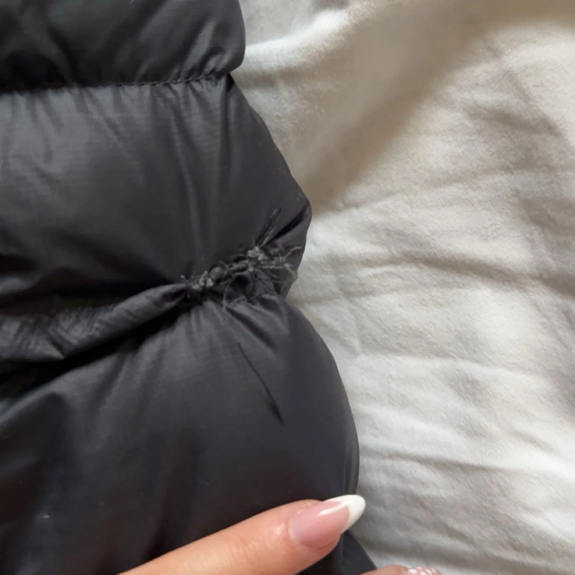 Svart lång dunjacka Peak Performance  - 3