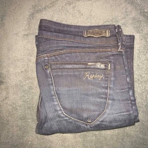 Replay byxor  - Ett par stiliga byxor som är fåran märker replay. Fråga om mer bilder 