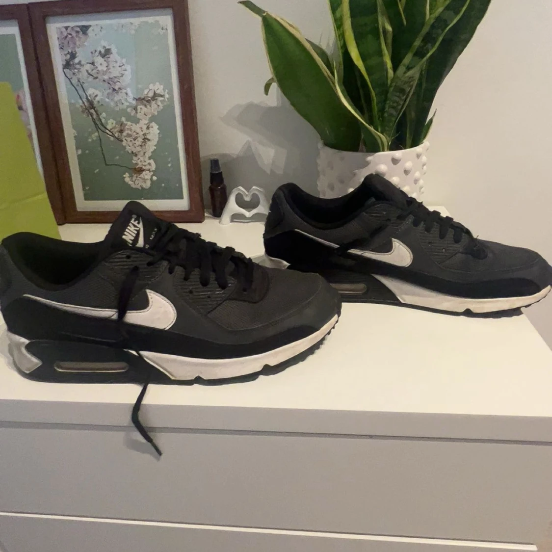 Nike Air Max 90 svart/vit strl 45