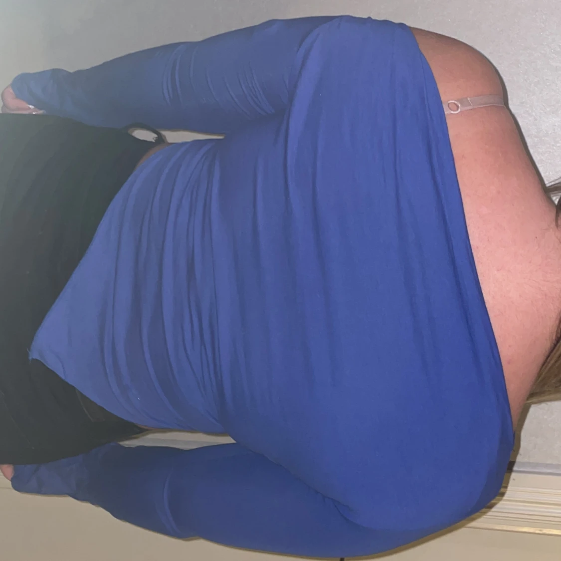 Blå offshoulder topp med långa ärmar - 2