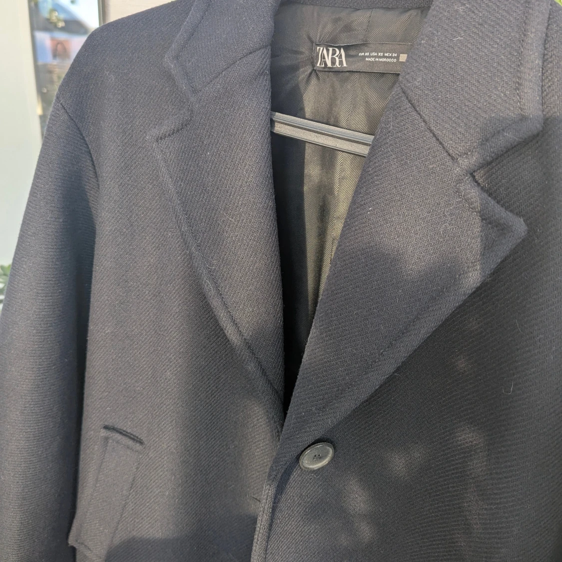 Marinblå ullkappa från Zara XS - 2