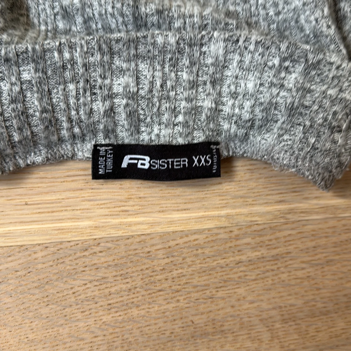 Grå ribbad från FB Sister - 2