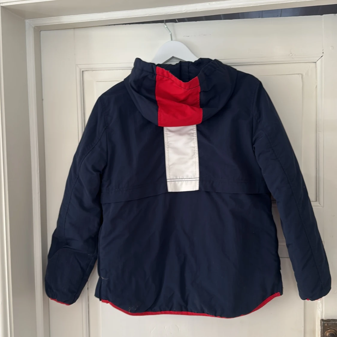 Snygg Mörkblå vinterjacka Tommy Hilfiger 164 - 2