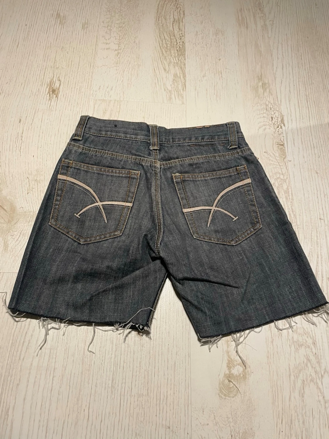 Mörkblå jeansshorts från Private - 1