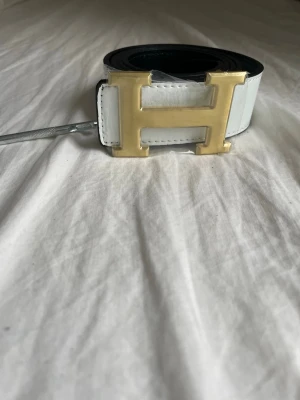 Heerrmes bälte helt ny hållgörare ingår  - Heerrmes bälte helt ny hållgörare ingår väldigt snyggt bälte fler finns av denna modell TikTok:Scandinavia_market