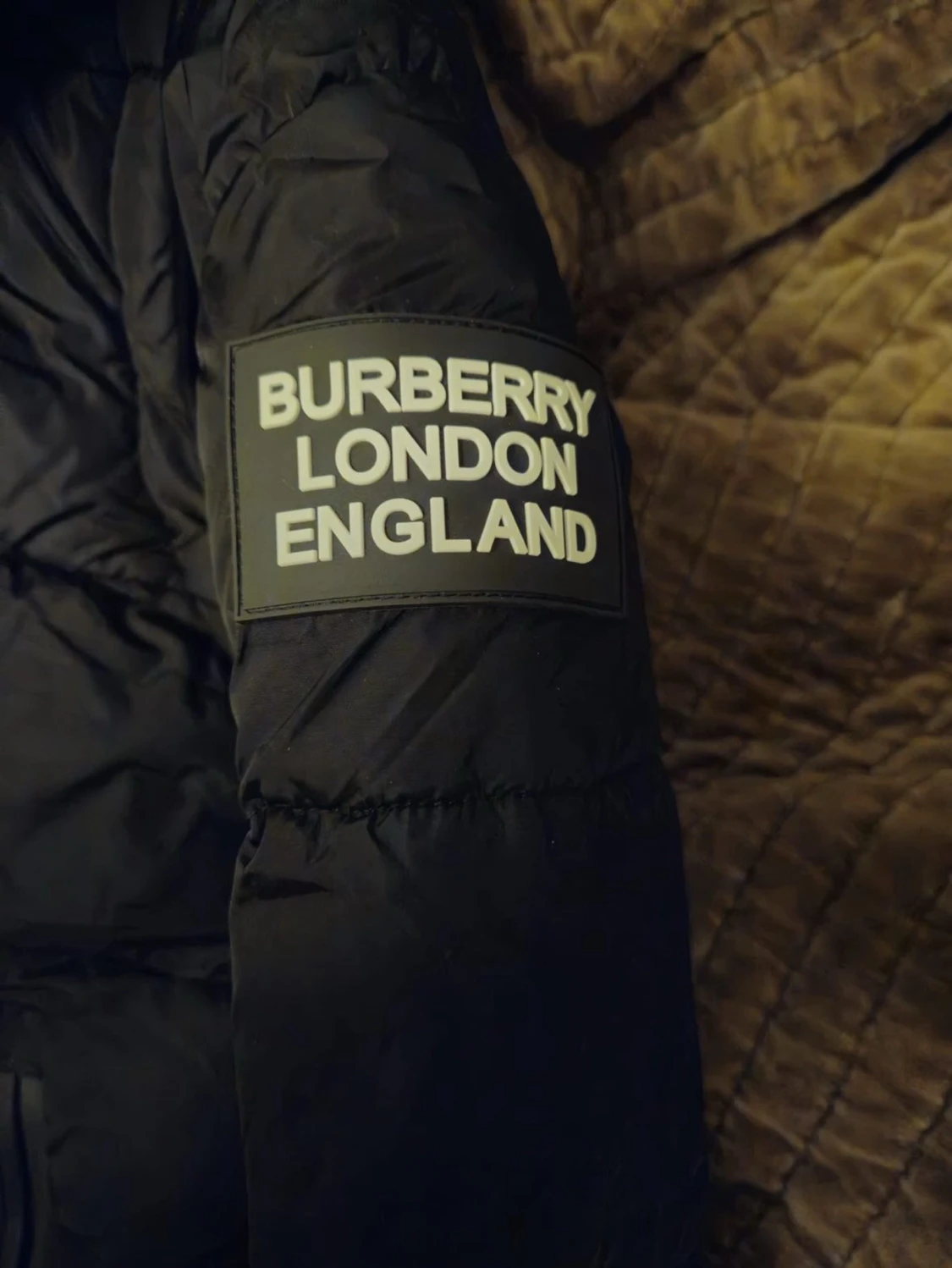 Svart pufferjacka från Burberry - 5