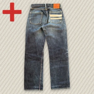 Vintage Momotaro GTB Selvedge Straight  - Ett par riktigt snygga Japanska Selvedge Momotaro GTB straight jeans! Storlek 30 (se mått nedan). Riktigt fint skick, snygg patina. Skriv om du har frågor!  Mått: Storlek på tag – 30, Midja – 38 cm, Lår – 29 cm, Innersöm – 78 cm, Längd – 101.5 cm, Benöppning – 21 cm