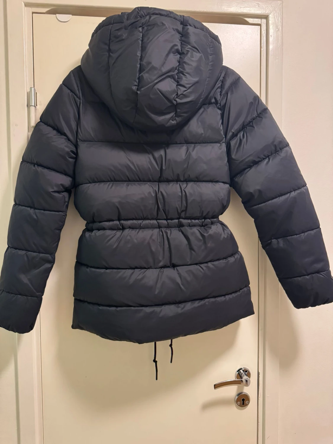 Svart pufferjacka från Everest - 2