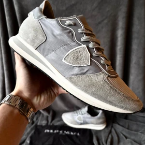 Philippe model trpx skor - Philippe model trpx skor | originalstorlek: 42 passar mer 43, fråga om innermått vid osäkerhet | ingår: dustbag