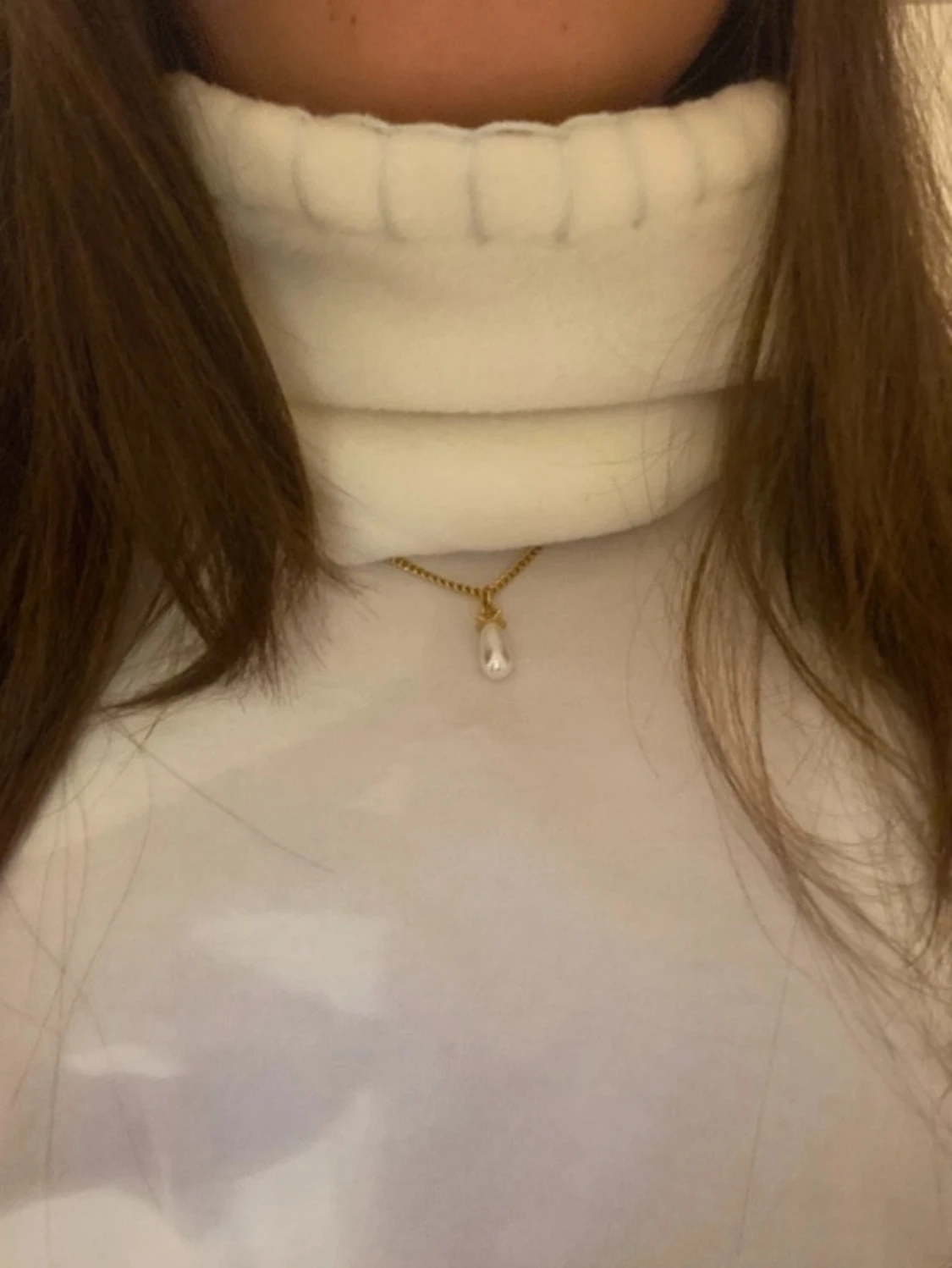 Vit buff med blåa detaljer - 1