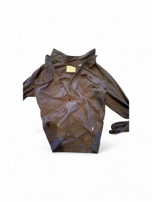 OverShirt  - Fin overshirt från Jack and Jones! Storlek xs sitter bra🍾🥂Hör av er vid frågor, instabox och PostNord funkar superbra👍👌🤩