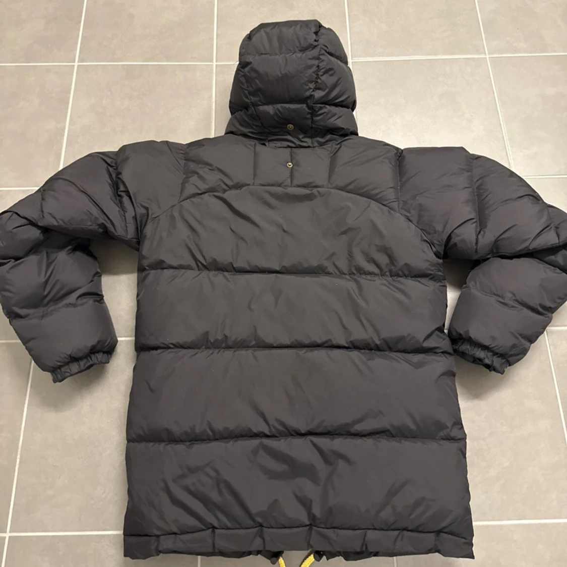 Svart pufferjacka från Fjällräven XS - 3