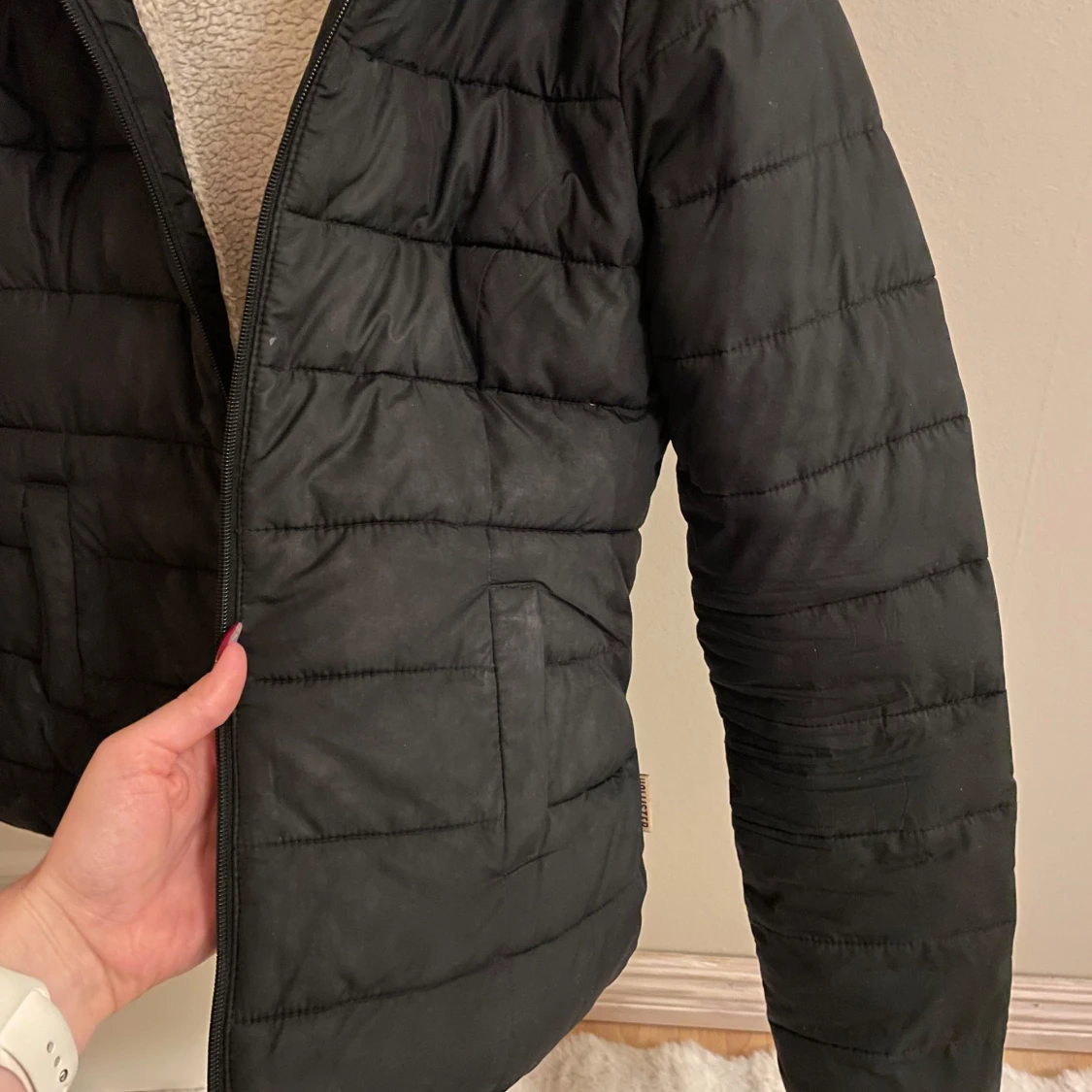 Svart pufferjacka med teddyfoder - 3