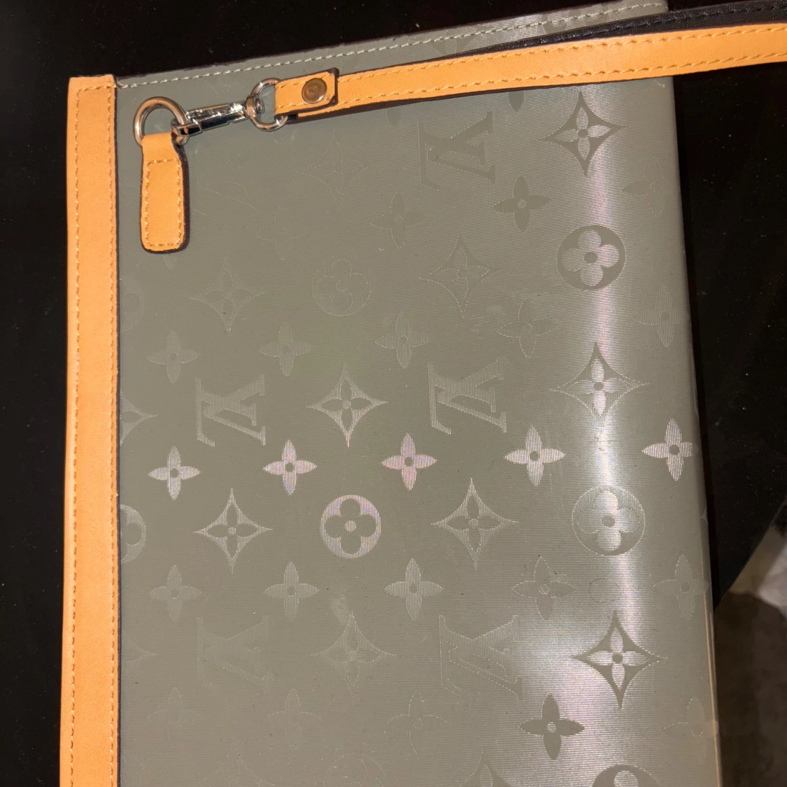 L*V** pouchette väska - 2