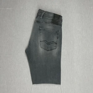 Replay Anbass - Riktigt fina replay anbass hyperflex jeans i w30 l30. Bra skick med fet wash. Skriv för fler bilder eller vid funderingar 😊🙏