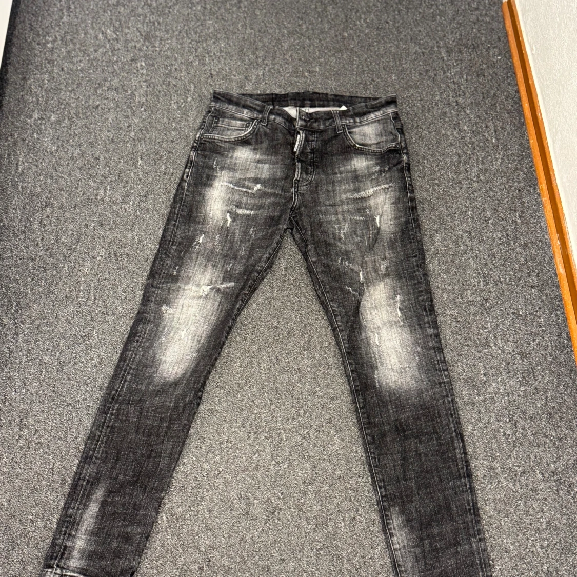 Grå dsquared2 jeans Stl 46