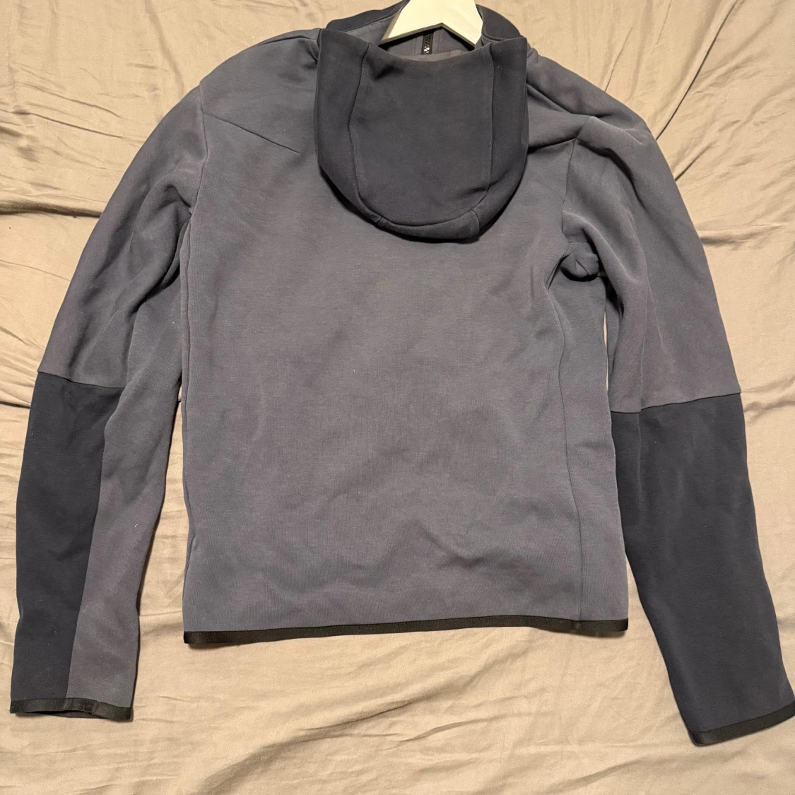 Nike hoodie i mörkblått med dragkedja - 1