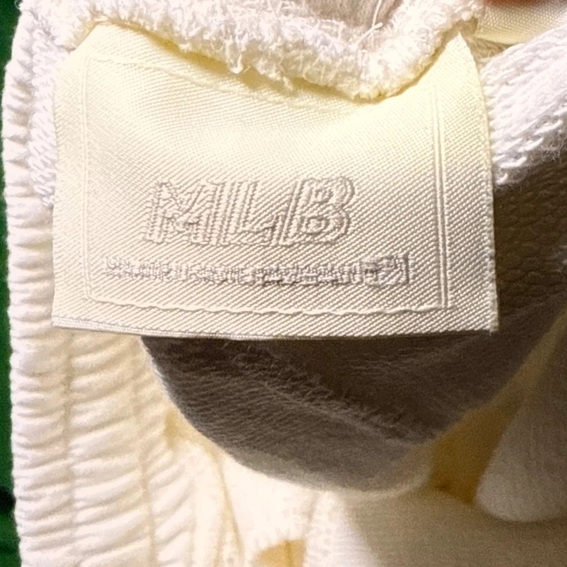 Vita MLB shorts med blå B-logga - 3