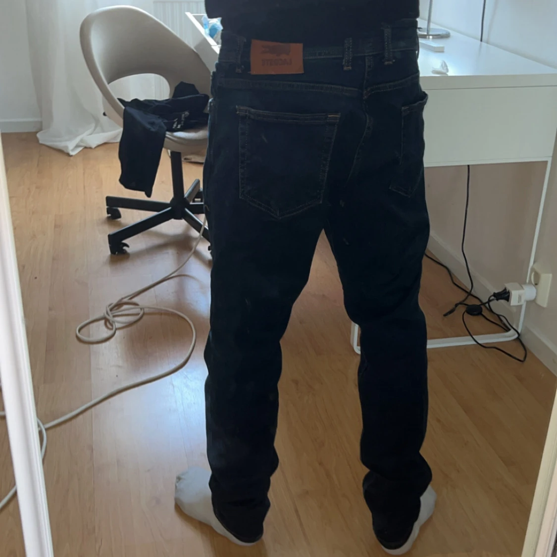 Mörkblå jeansbyxor från Lacoste  - 3