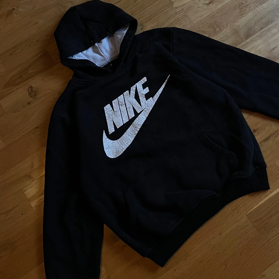 Svart Nike hoodie med stor logga - 2