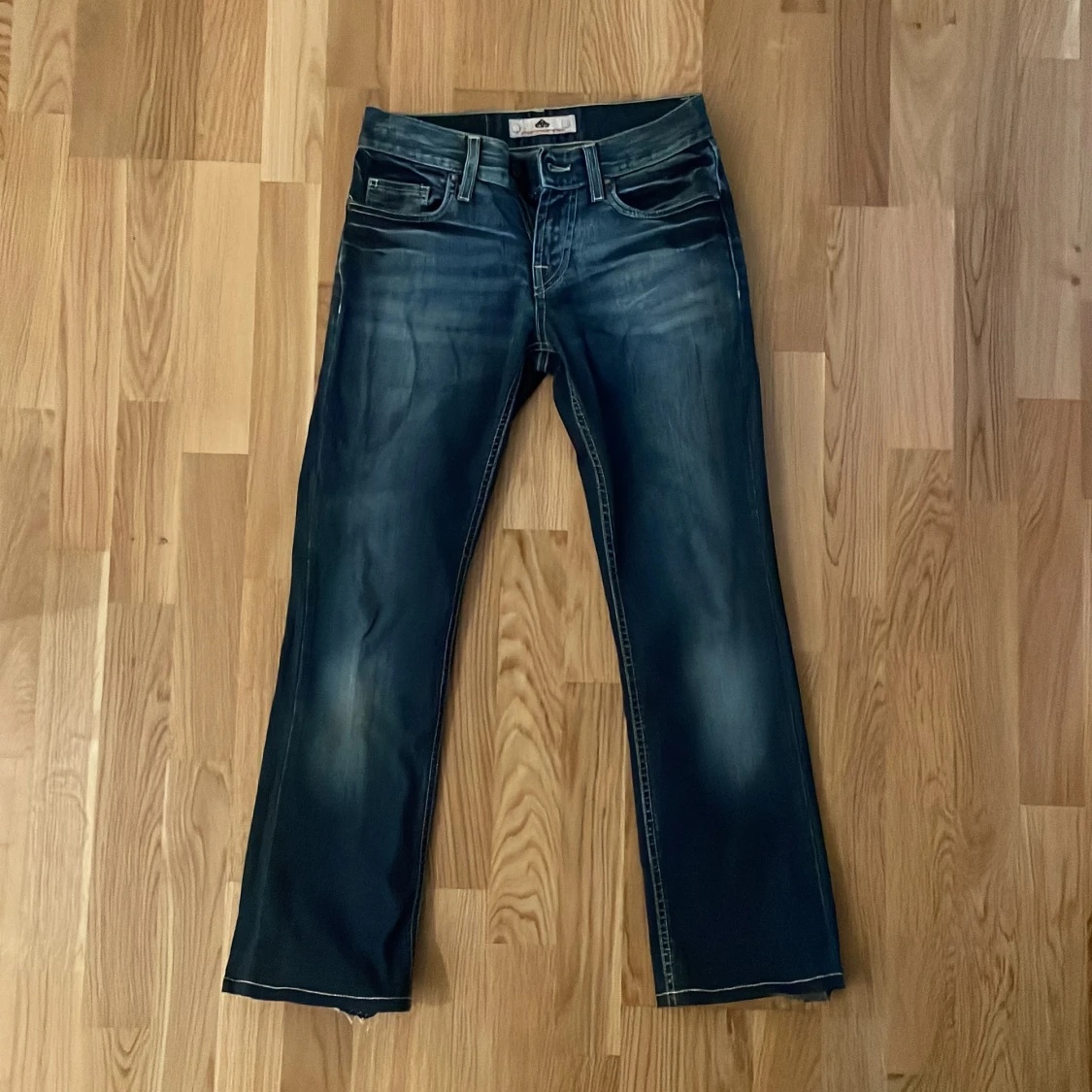 Blå bootcut jeans från Fornarina