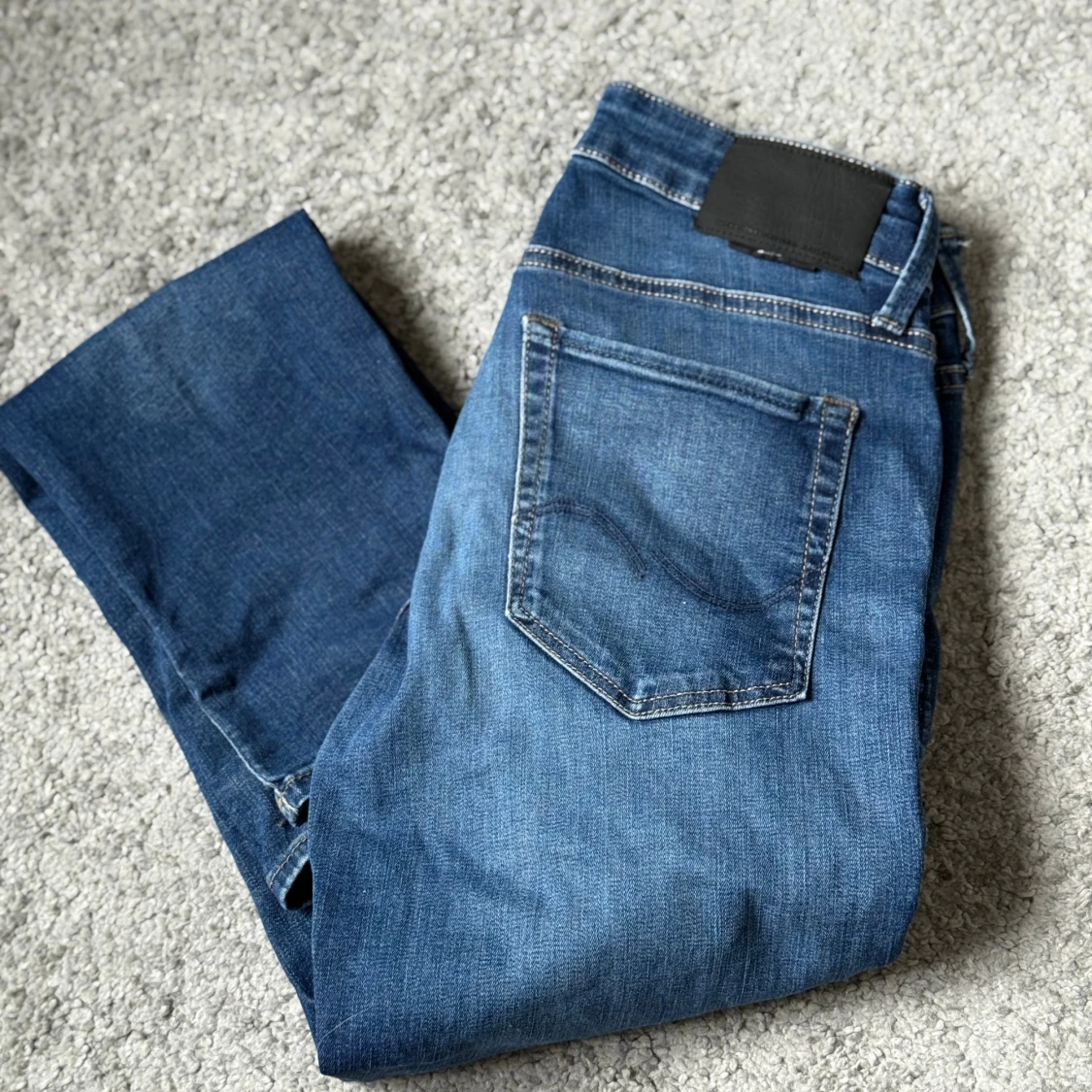 Mörkblå jeans från Jack&Jones 