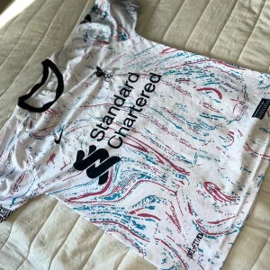 Liverpool Salah 11 bortatröja Nike - Liverpool FC  med Salah 11  storlek 176 