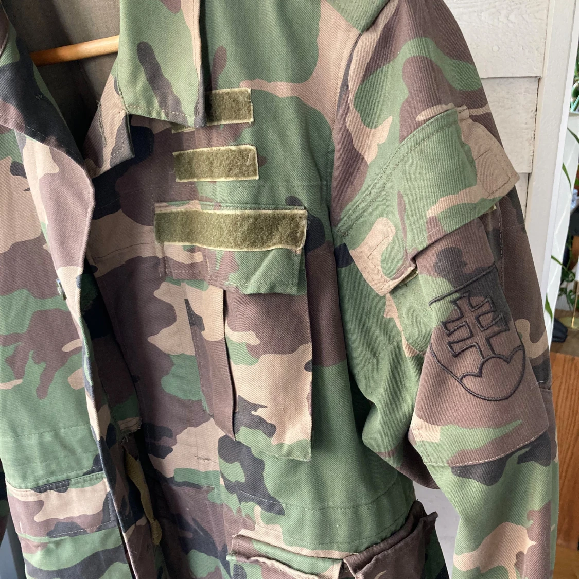 Camouflage militärjacka med fickor - 2