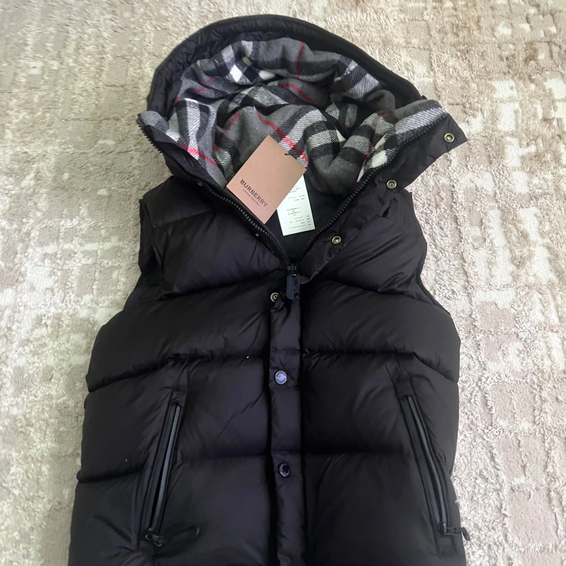 Svart dunjacka från Burberry - 2